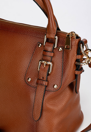 Camelowa skórzana torebka z ozdobnym zapięciem
