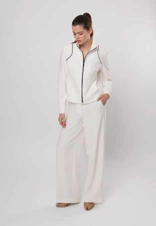 Dopasowana kurtka zapinana na suwak