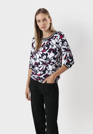 Wiskozowa bluzka w kwiaty z czerwienią