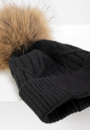 Czarna wełniana czapka z pomponem z naturalnego futra