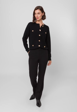 Czarny kardigan z charakterystyczną fakturą