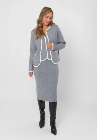 Szary dzianinowy kardigan z białym obszyciem