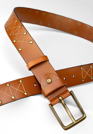 Jasnobrązowy skórzany pasek z dżetami
