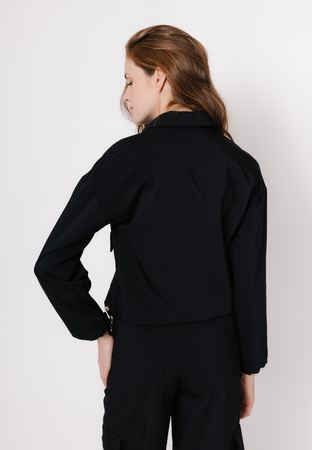 Czarna pudełkowa kurtka z troczkami