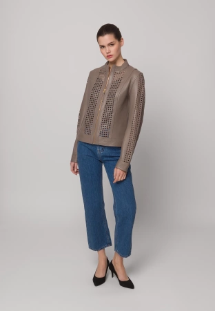 Ażurowa skóra w odcieniu kamiennego beżu