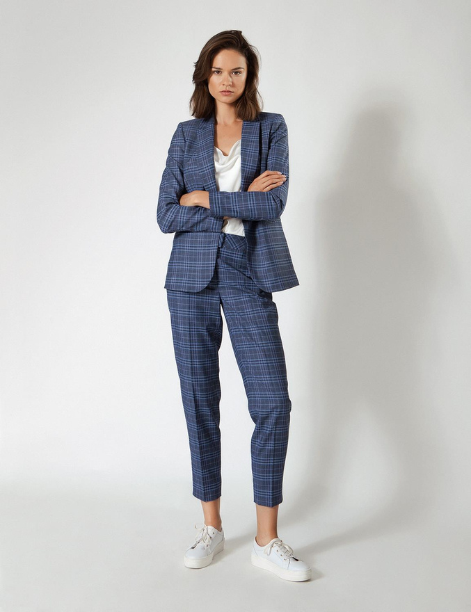 Spodnie w niebieską kratę