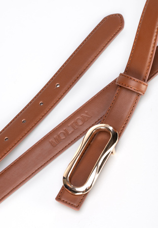 Brązowy pasek z ozdobną klamrą