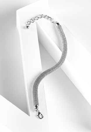 Gruba bransoletka w srebrnym kolorze