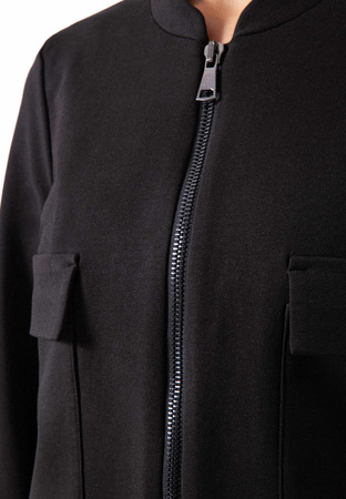 Dzianinowa bomberka z dużymi kieszeniami