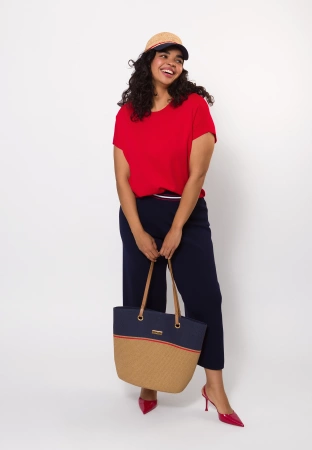 Granatowe spodnie z dzianiny z ozdobnym pasem i kieszonkami