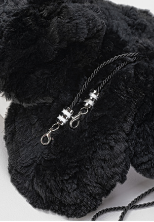 Czarne futrzane rękawiczki na jeden palec