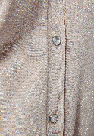 Beżowy kardigan ze srebrną nicią