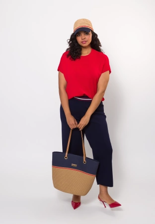 Czerwona dzianinowa bluzka z wiskozą