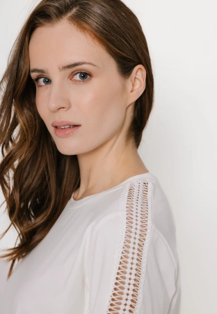 Bawełniana bluzka z ozdobnymi wstawkami