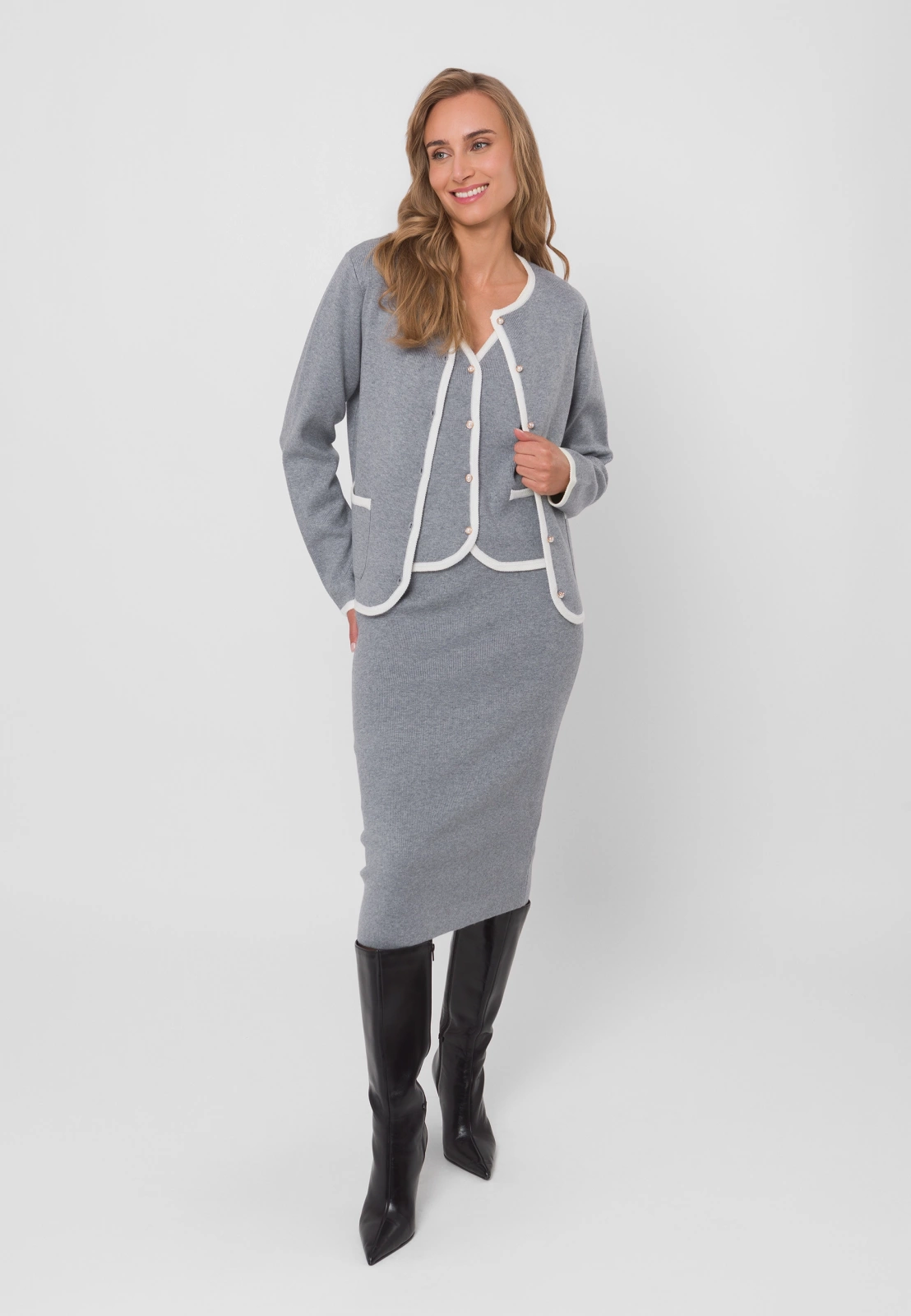 Szara dzianinowa kamizelka z białym obszyciem