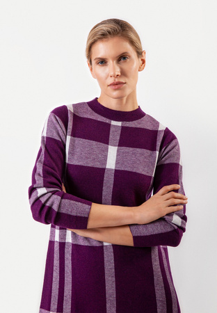 Fioletowa dzianinowa sukienka w kratkę