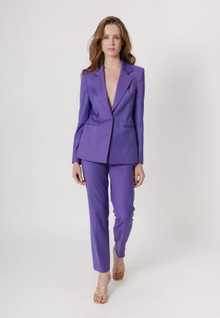 Długi fioletowy żakiet na jeden guzik