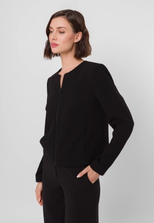 Krótki żakiet zapinany na suwak