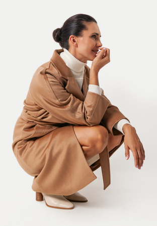 Camelowy dwurzędowy płaszcz 100% wełna