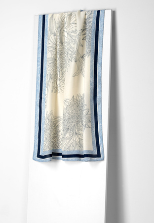 Wiskozowa apaszka w kwiaty