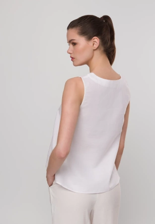 Biała bluzka na szerokich ramiączkach z bawełny i lnu