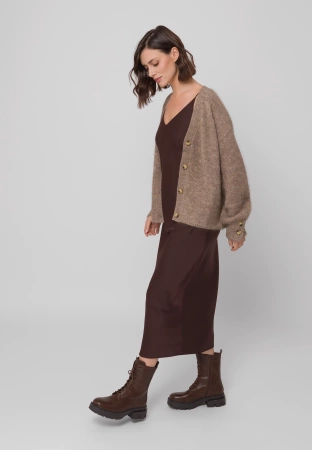 Brązowa sukienka na cienkich ramiączkach