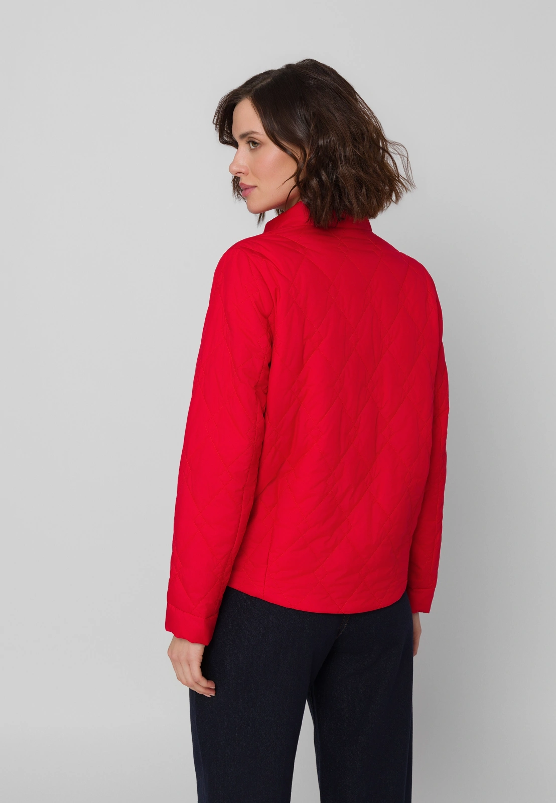 Czerwona pikowana kurtka