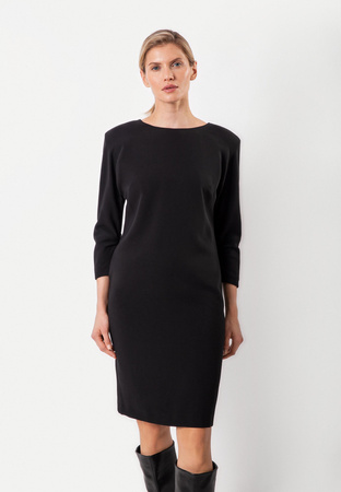 Czarna sukienka z marszczeniem na rękawach