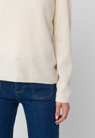 Ecru wełniany sweter z błyszczącymi drobinkami