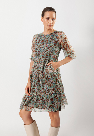 Zwiewna sukienka w drobne kwiatki