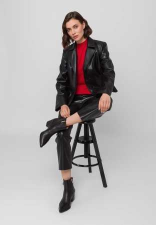 Czarna kurtka z ekoskóry