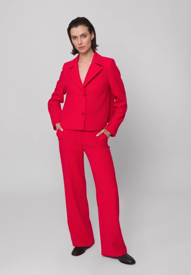 Czerwony pudełkowy żakiet