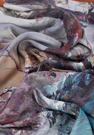 Dwustronna wiskozowa apaszka z motywem zimowym