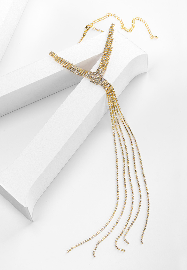 Naszyjnik w kolorze złotym z cyrkoniami