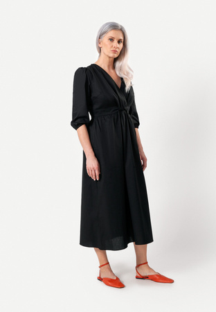 Czarna bawełniana sukienka z drapowaniem