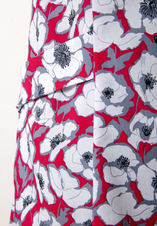 Długa różowa sukienka z wiskozy w kwiatowy wzór