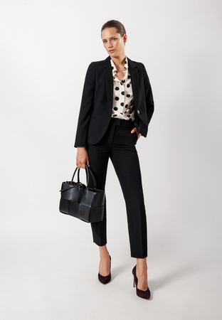 Klasyczne spodnie w czarnym kolorze
