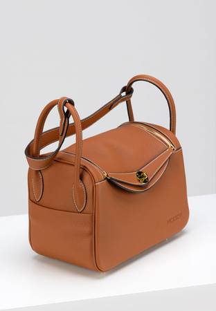 Prostokątna torebka w camelowym kolorze