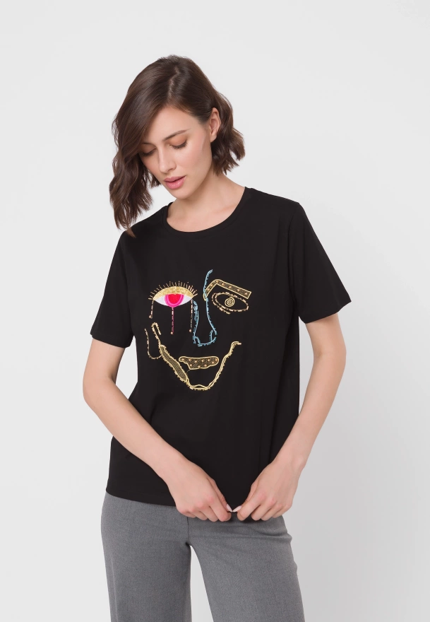 Czarny bawełniany t-shirt z aplikacją
