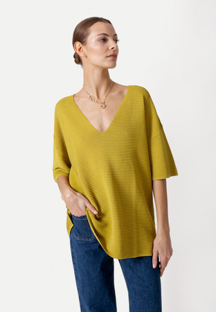 Oliwkowa bluzka oversize z prążkowanej dzianiny