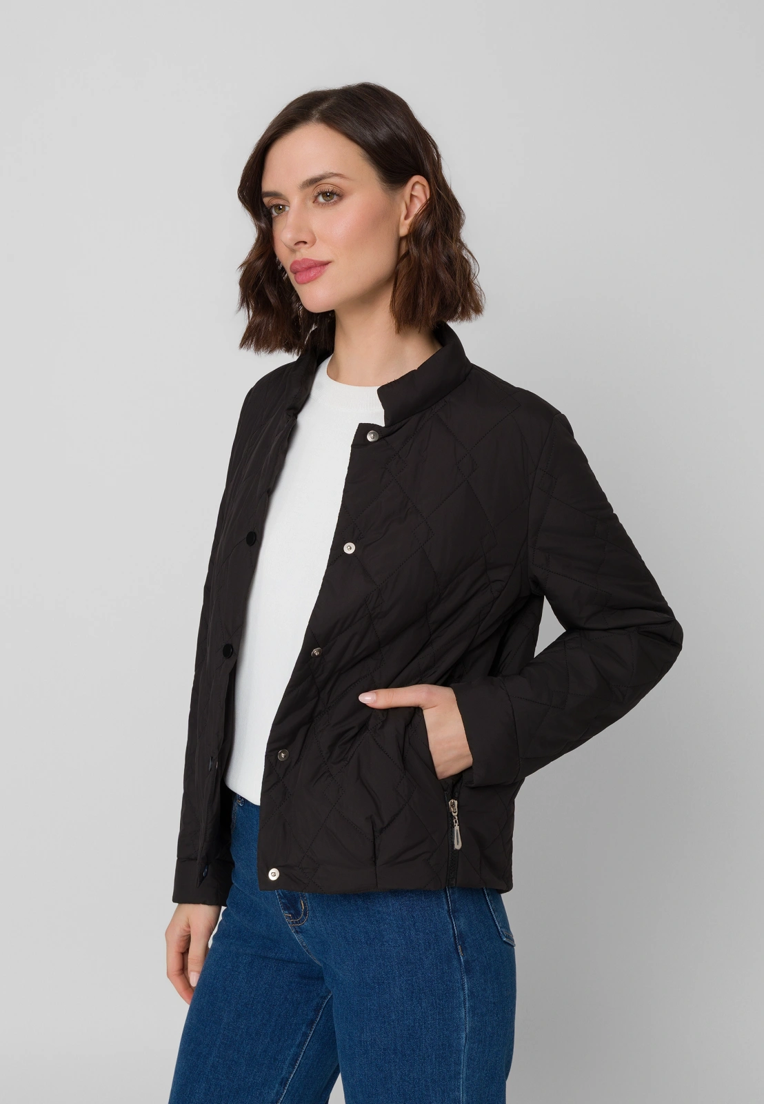 Czarna pikowana kurtka