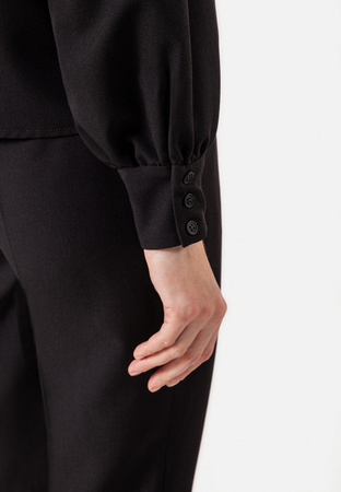 Czarna bluzka ze stójką