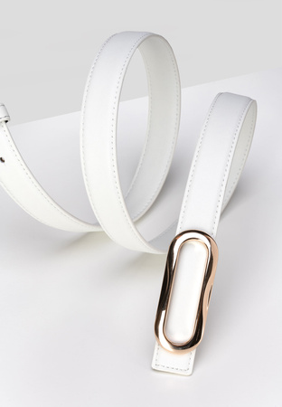 Ecru pasek z ozdobną klamrą