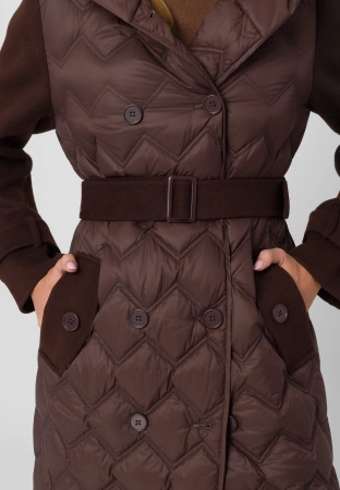 Brązowy pikowany płaszcz