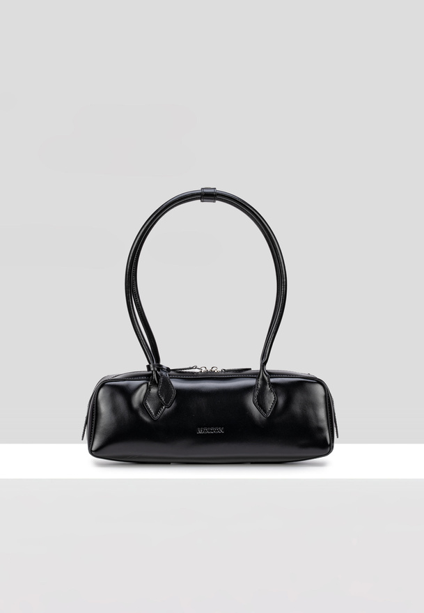 Czarna torebka typu bowling