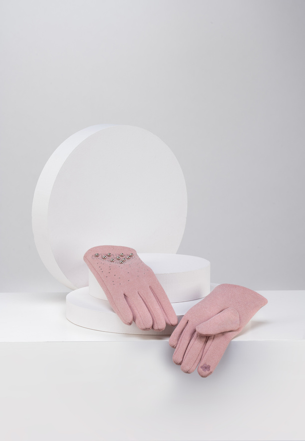 Różowe rękawiczki z koralikami