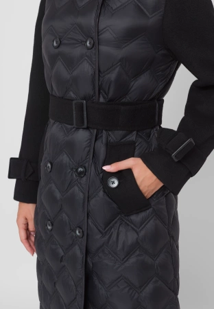 Czarny pikowany płaszcz