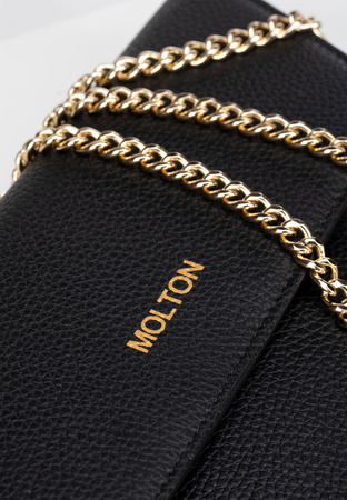 Czarna skórzana kopertówka