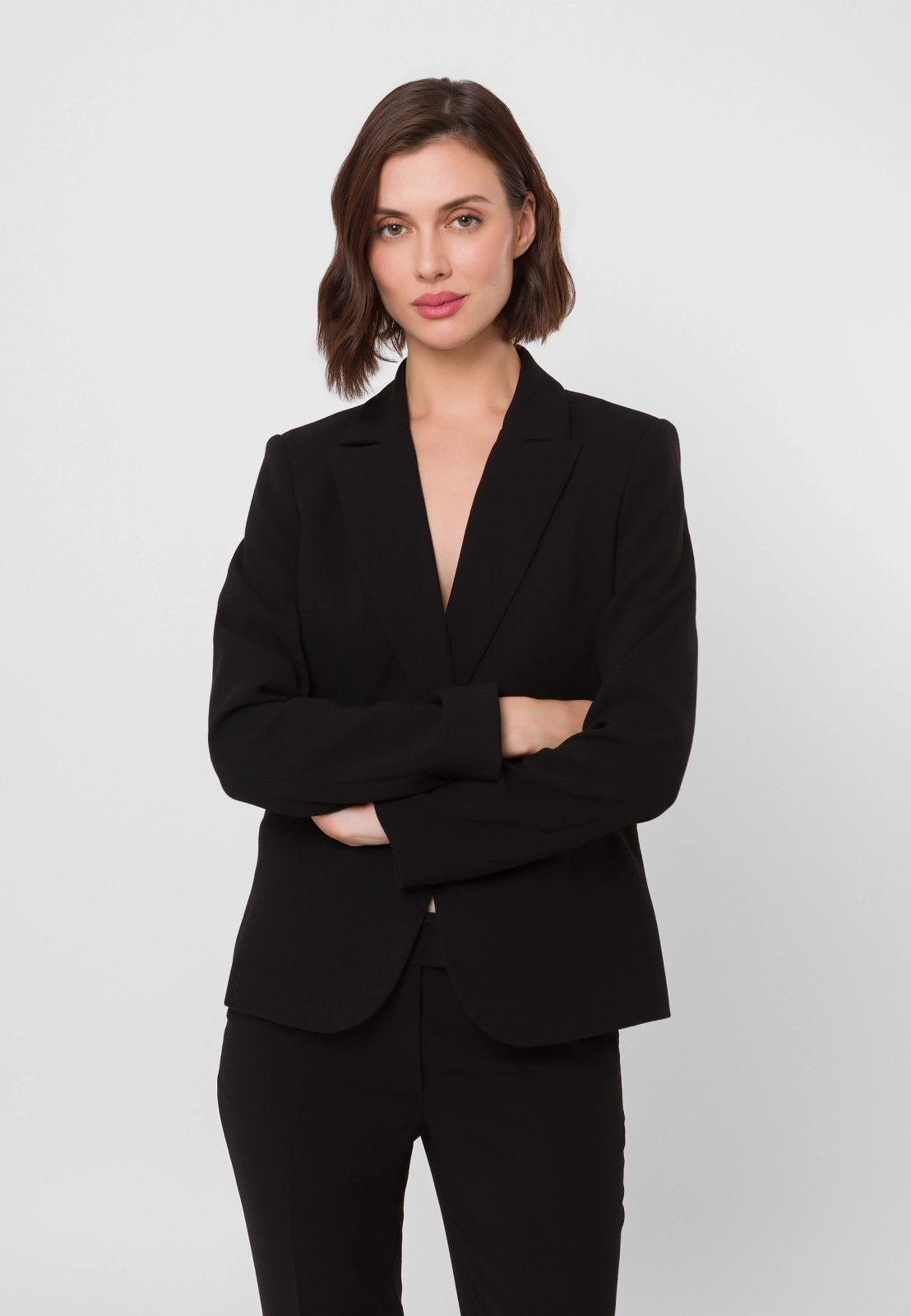 Klasyczny żakiet zapinany na jeden guzik