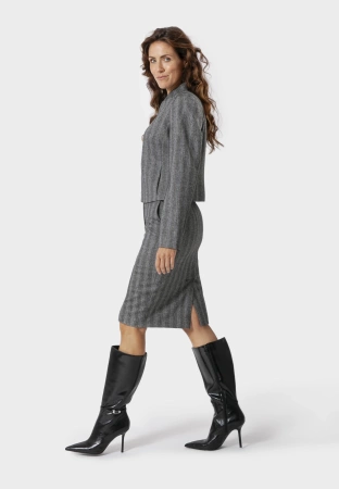 Ołówkowa spódnica w jodełkę z domieszką wełny